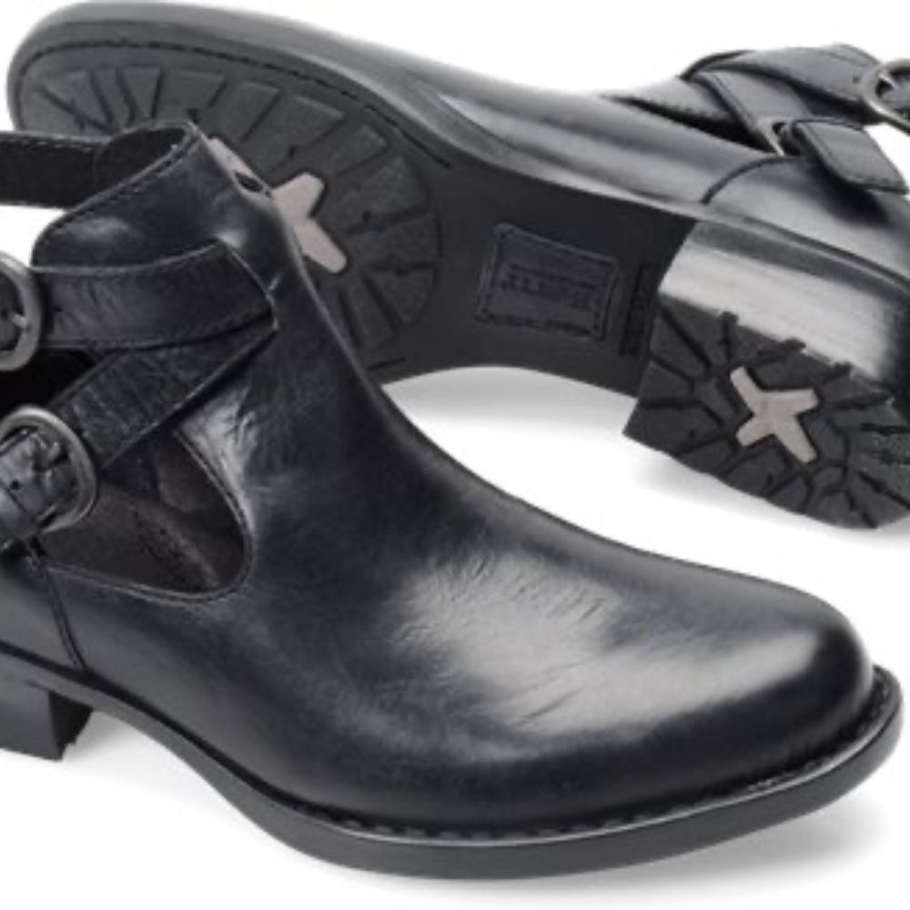 Born Kamilla Black‎ Oiled Leather Strappy Booties Sz 6